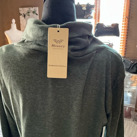 Miusey by Amazon L Top - Picture 4 of 7